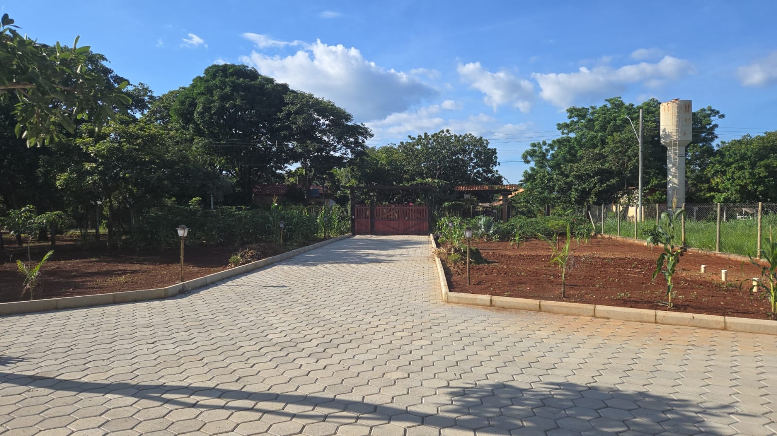 Pavimentação de Sítio no Condomínio Villa Monte Verde