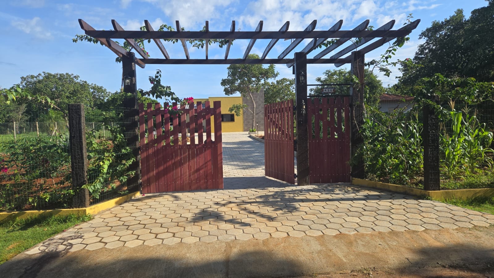 Pavimentação de Sítio no Condomínio Villa Monte Verde