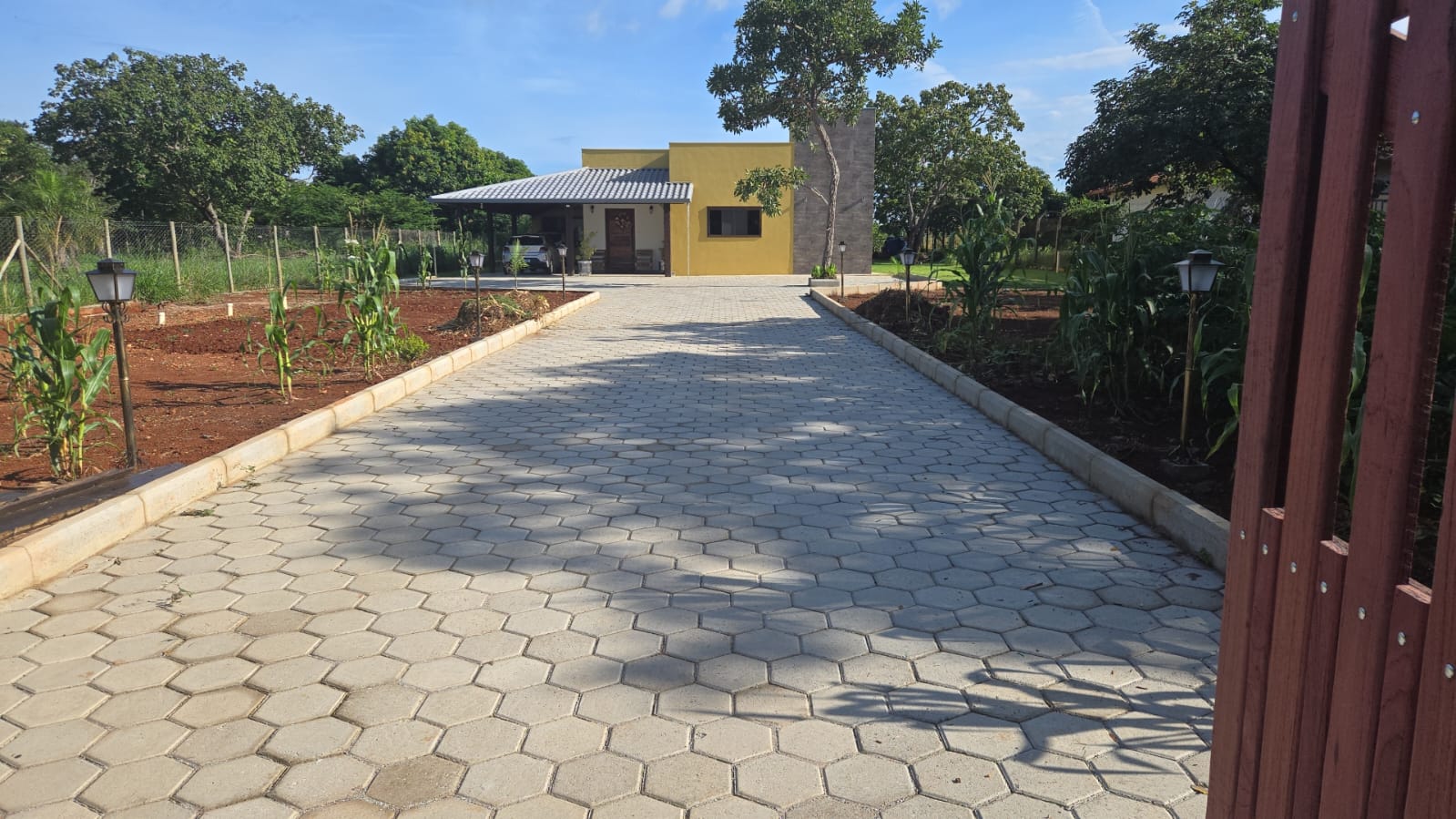 Pavimentação de Sítio no Condomínio Villa Monte Verde